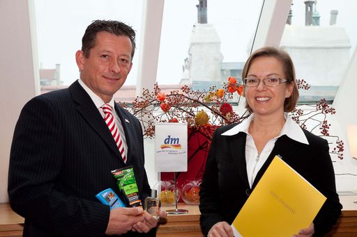 drogerie markt zieht erfolgreiche Geschäftsjahresbilanz.
Bilder abrufbar unter:
http://pressefotos.at/m.php?g=1&u=66&dir=200910&e=20091022_a&a=event