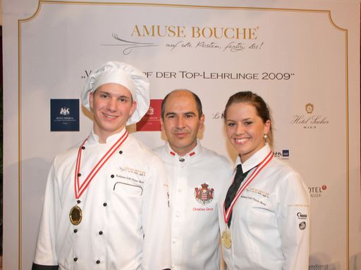  Siegerteam Top-Lehrlinge Marco Pauer (Küche) und Nicole Wesolowski (Service), "Team Radisson SAS Palais Hotel" mit Christian Garcia (Chef de Cuisine von Prinz Albert II von Monaco)