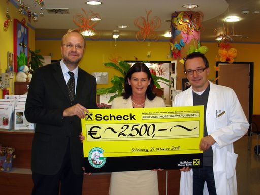 Bild zu TP/OTS - v.l.n.r.: Mag. Dietmar Schöndorfer (Großglockner Hochalpenstraßen AG) , Dr. Gabriela Pohla-Gubo (Leiterin Labor und Akademie EB-Haus Austria), Univ.-Prof. Dr. Johann Bauer (EB-Haus Austria)