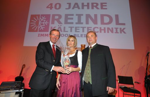  v.l.n.r. Landeshauptmann-Stellvertreter Dr. Wilfried Haslauer, Petra Reindl, Wolfgang Reindl