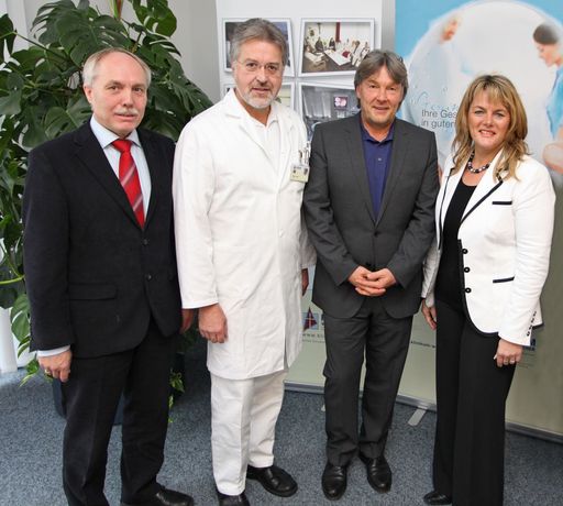 http://pressefotos.at/m.php?g=1&u=54&dir=200911&e=20091102_k&a=event
Klinikum Wels - Grieskirchen eröffnet Hauttumorzentrum
