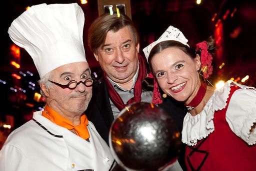 http://pressefotos.at/m.php?g=1&u=66&dir=200911&e=20091101_e&a=event
Große Palazzo-Premieren-Gala.