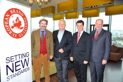 http://pressefotos.at/m.php?g=1&u=38&dir=200911&e=20091103_b&a=event
Europäische Marken Wert Studie - eurobrand 2009