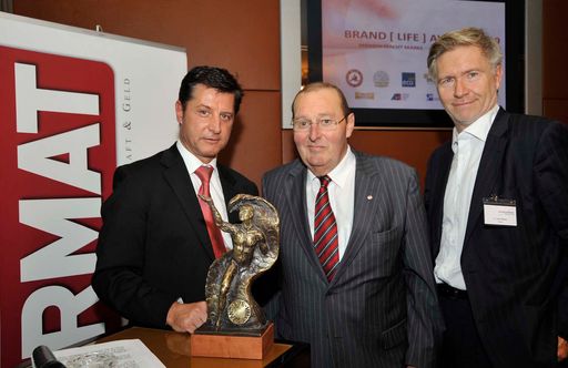 http://pressefotos.at/m.php?g=1&u=38&dir=200911&e=20091103_a&a=event
Verleihung BRAND -LIFE- Award 2009