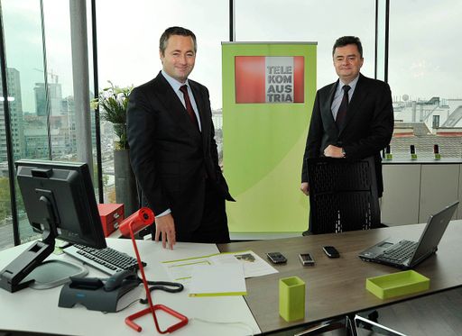 http://pressefotos.at/m.php?g=1&u=1&dir=200911&e=20091104_t&a=event