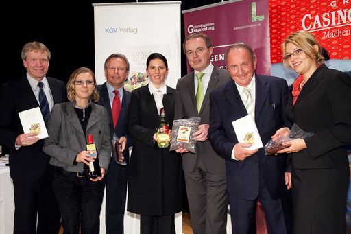  http://pressefotos.at/m.php?g=1&dir=200911&u=66&e=20091105_b&a=event
Genuss Guide ehrt besten Adressen für Genuss- und Lebensmittel