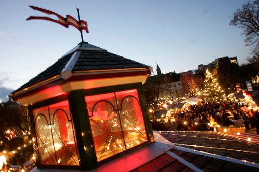Weihnachtsdorf im alten AKH