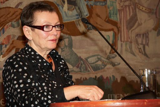 Vorschau Bild von Preisverleihung Journalistenpreis "Writing for CEE" 2009: Die ehemalige DDR-Bürgerrechtsaktivistin Bärbel Bohley bot als Gastrednerin Einblick in die Zeit vor und nach dem "Mauerfall". 
