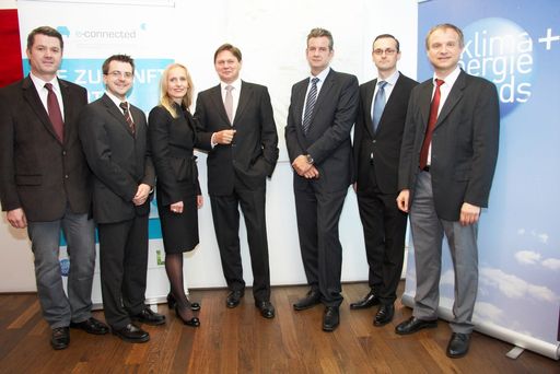 "e-connected" Initiative zeigt zukunftsweisende Lösungsansätze auf
http://pressefotos.at/m.php?g=1&u=43&dir=200911&e=20091117_e&a=event