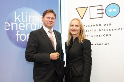 Vorschau Bild von "e-connected" Initiative  zeigt zukunftsweisende Lösungsansätze auf

http://pressefotos.at/m.php?g=1&u=43&dir=200911&e=20091117_e&a=event