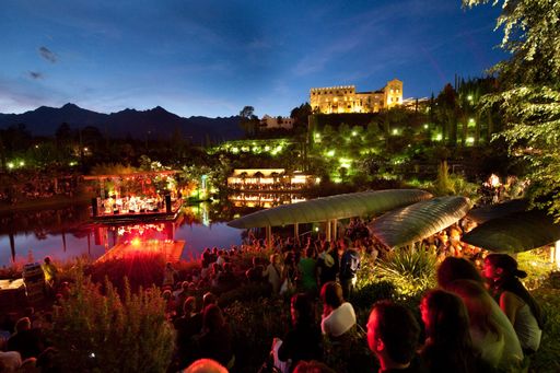  Gartennächte - 2000 Menschen erlebten Emiliana Torrini auf der Bühne im Seerosenteich