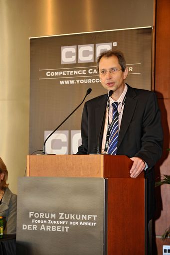 Keynote Speaker Dr. Thomas Lang-von Wins beim 4. Forum Zukunft der Arbeit