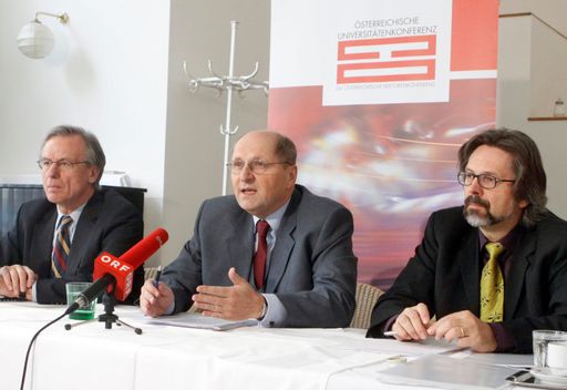 http://pressefotos.at/m.php?g=1&u=52&dir=200911&e=20091126_a&a=event 
Konsequenzen nach dem Hochschuldialog: erste Schritte  - jetzt!