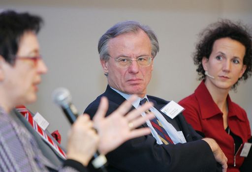 http://pressefotos.at/m.php?g=1&u=68&dir=200911&e=20091126_f&a=event
Am 26. November 2009 lädt die FH Campus Wien im Rahmen der Eröffnungswoche zu parallel stattfindenden Veranstaltungen in das neue FH-Gebäude ein.