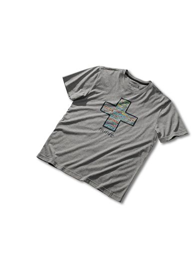  Weltbekannte Stars wie George Clooney, Robbie Williams und Coldplay haben ein Zeichen gesetzt und "Symbole der Hoffnung für das 21. Jahr-hundert" für die Kampagne "Whatever it takes" gestaltet. Im Bild: T-Shirt Coldplay