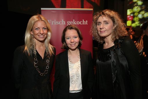 V.l.n.r.: Stephanie Schubert, BILLA Projektleiterin "Frisch gekocht & besser leben", Mag. Kerstin Neumayer, BILLA Marketingleiterin, sowie Sabine Lachinger, Chefredakteurin "Frisch gekocht & besser leben", freuen sich über 10 Jahre Erfolg mit "Frisch gekocht & besser leben".