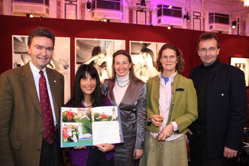 Vorschau Bild von Georg von Habsburg, Jeannette Hanler, Gabriela von Habsburg, Eilika von Habsburg, Karl von Habsburg-Lothringen