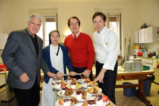  vlrn.: Franz Kueberl (Caritas Praesident), SR Elisabeth, Hans Roth CEO Saubermacher, Heinz Reitbauer (bester Koch Oesterreichs Steirereck Wien)