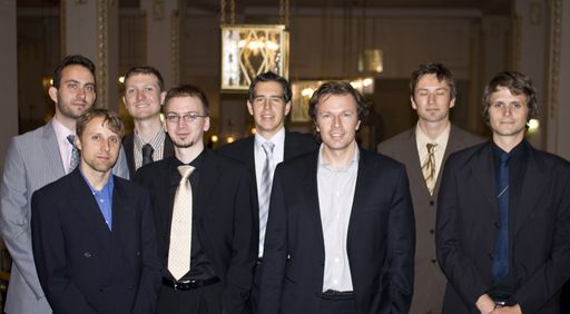 Vorschau Bild von Projekt-Team der "Media Watch on Climate Change" im Rahmen der Multimedia und e-Business Staatspreis-Gala.