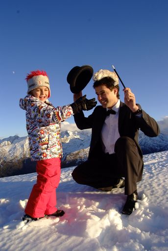 Vorschau Bild von Unter dem Titel "Gasteiner Schneezauber" bieten in der Woche vom 31. Jänner bis  zum 5. Februar 2010 Gasteiner Skihütten, Skischulen, Hotels und Thermen österreichische Top Zauberkünstler zum Anfassen.