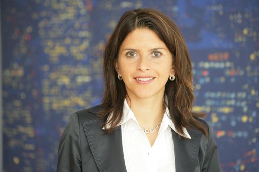  Maria Zesch (36) wird mit 1. Jänner 2010 die Marketingagenden in der Geschäftsleitung von T-Mobile Austria übernehmen. Sie wird damit für das gesamte Angebotsspektrum für Privat- und Geschäftskunden der Marken T-Mobile und tele.ring verantwortlich zeichnen.