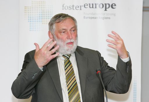 http://pressefotos.at/m.php?g=1&u=68&dir=200912&e=20091210_f&a=event
Am 10. Dezember nahm die neue Foster Europe, Foundation for strong European Regions, Privatstiftung ihre Tätigkeit in Eisenstadt auf. Im Bild: Dr. Franz Fischler
