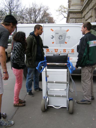 Vorschau Bild von Übergabe der R.U.S.Z. Waschmaschine