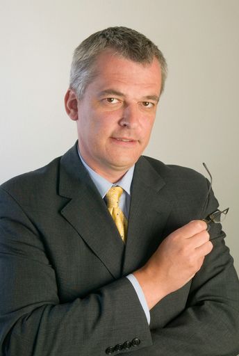 Portraitfoto DI Thomas Necker