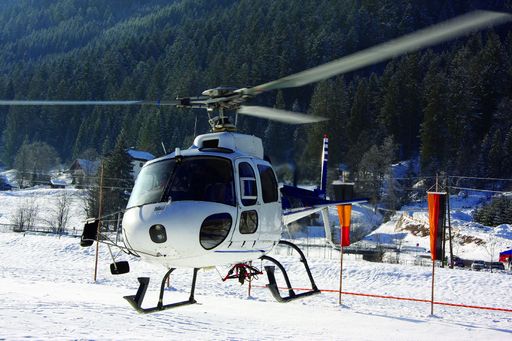 Vorschau Bild von Der Salzburger Jetbroker Flyby Management hebt ab zur Weißwurstparty 2010. Mit einer Citation II des Anbieters Call & Fly von Wien Schwechat nach Salzburg, dann mit dem Helikopter direkt zur Weißwurstparty.