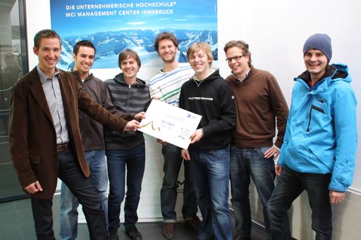 MCI Studenten entwickeltn innovative Konzepte für ein Sommerevent am Plateau. Den ersten Platz belegte das Projekt SINN ZEIT, ein Event mit Schwerpunkt Wandern, Platz zwei der Event DON'T LOSE GRIP mit Fokus auf den Klettersport, und Rang drei teilen sich 4ELEMENTS, ein Projekt mit Schwerpunkt Familie, sowie PLATEAU DER HELDEN, ein Event aus mehreren Sportarten für Sportbegeisterte. Sie alle erhielten ein Preisgeld des Tourismusverbandes Mieminger Plateau & Fernpass-Seen im Wert von insgesamt Euro 1.500,-. Dem Siegerteam winkt zusätzlich die einmalige Möglichkeit, das Projekt im Rahmen eines Praktikums für den TVB zu realisieren..