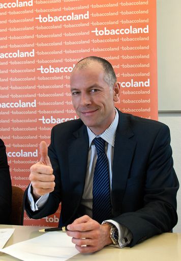 Tobaccoland verlängert jahrzehntelange Zusammenarbeit mit Dannemann bis 2012