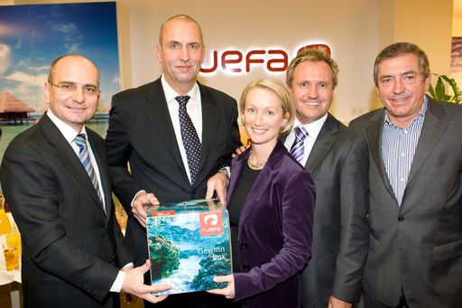 Ruefa Lounge Eröffnung in Salzburg. v.l.n.r.: Harald Nograsek, Verkehrsbüro Group, Martin Bachlechner, Verkehrsbüro Group, Eva Bauer-Achatz, Filialleitung Ruefa Lounge, Hannes Reichl, ruefa Salzburg, Heinz Schaden, Bürgermeister Sbg.