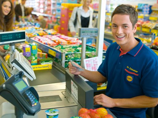  Lidl Austria sucht 40 neue Lehrlinge. Interessierte können sich am Lehrlings-Infotag in zahlreichen Lidl-Filialen über die Ausbildung beim Diskonter informieren.