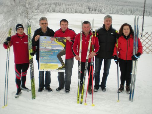 Der Langschlager Bürgermeister Herbert Gottsbachner (2. v. li.) mit dem Organisationsteam der Sportunion Langschlag
