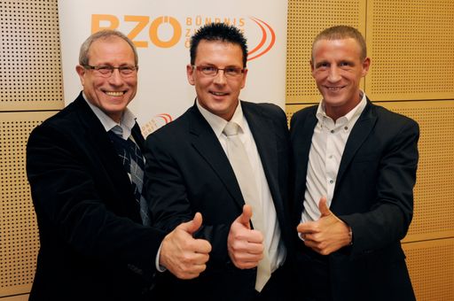 BZÖ-Generalsekretär Stefan petzner und NAbg. Sigisbert Dolinschek haben bei einer Pressekonferenz in Klagenfurt den neuen Bundesgeschäftsführer des BZÖ, Willi Korak, präsentiert.