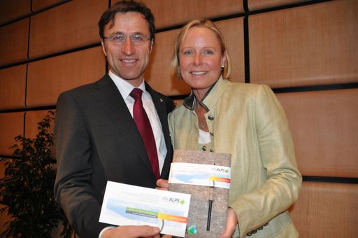Zum Auftakt der actb'10 präsentierten Petra Stolba und Josef Margreiter erstmals die neue Lobbying Veranstaltung "theALPS", die im September in Innsbruck stattfinden wird.