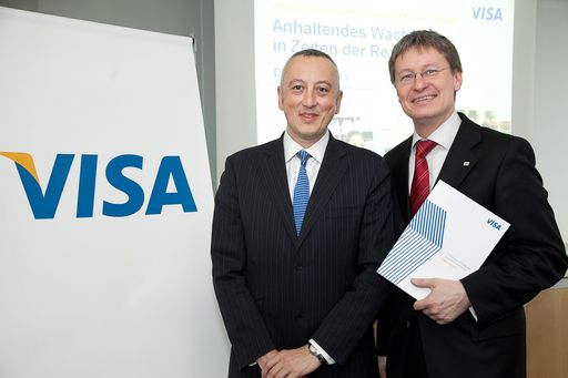 http://pressefotos.at/m.php?g=1&u=66&dir=201001&e=20100126_a&a=event
Jahrespressekonferenz Visa Europe. Im Bild V.l.n.r.: Dr. Steve Perry (Commercial Director, Visa Europe), Kurt Tojner (Country Manager Österreich, Visa Europe)