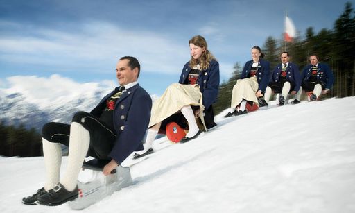 Klumpern kann man wöchentlich in der Region Hall-Wattens am Donnerstag auf der Klumperwiese in Tulfes lernen.