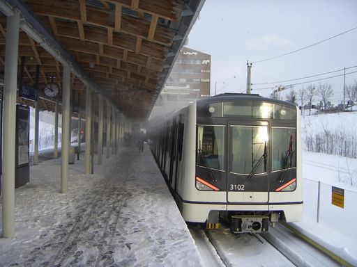 Die in Wien von Siemens Österreich gefertigte U-Bahn für die norwegische Hauptstadt Oslo wurde mit dem Nachhaltigkeitspreis "Sustainable Product Austria 2009" der TU Wien und des Instituts für ökologische Wirtschaftsforschung ausgezeichnet. Ausschlaggebend für den Sieg in der Kategorie "Nutzungsintensive Gebrauchsprodukte" waren das regenerative Bremssystem, das Entsorgungskonzept und die hohe Energieeinsparung. Insgesamt haben 15 Firmen mit 19 Produkten an diesem Wettbewerb teilgenommen.