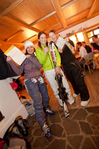 Vorschau Bild von Die Gewinnerinnen der Damenwertung (v. l.): Irene Rapp, Kathrin Siller, Maria Reisigl (alle TT)