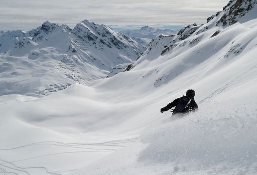 Zum nunmehr 5. Mal trifft sich hier die Szene der Snowbard-Tourengeher mit Splitboards, Kurzski oder Schneeschuhen im Montafon.
