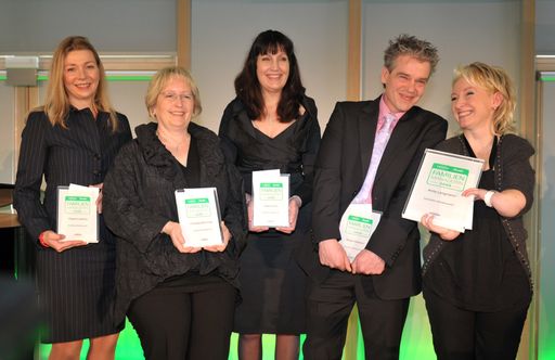 Anita Langmann ist die Vorwerk Familien-Managerin 2009, doch auch die anderen Preisträger sind Sieger (v.l.n.r.): Dagmar Loesing, Franziska Bimminger, Susanne Post, Robert Maessen und Anita Langmann.