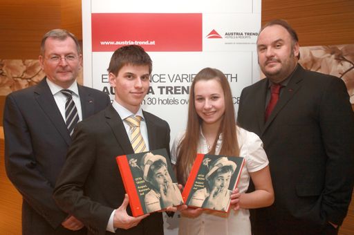 v.l.n.r.: Mauthe/Hoteldirektor Austria Trend Hotels Savoyen, Stefan Thiemer/Junior Direktor HLTW 13, Stefanie Aumann/Hotelteam HLTW 13, Gerhard Messinger/Geschäftsführer der Verkehrsbüro Hotellerie GmbH(Austria Trend Hotels)