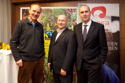 v.l.n.r.: Josef Zotter, Chocolatier und Unternehmer, Hartwig Kirner, Geschäftsführer Fairtrade Österreich, Martin Bachlechner, Vorstandsdirektor Verkehrsbüro Group.