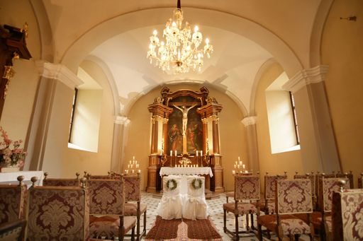  Barocke Schlosskapelle im Schloss Obermayerhofen..