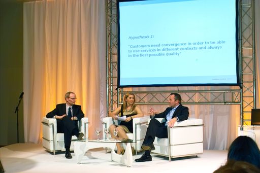  Alex Sinclair, CTO GSM Association, Dubravka Jusic, Leitung Corporate Communications, mobilkom austria group, Hannes Ametsreiter, Generaldirektor Telekom Austria Group.
