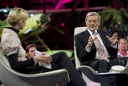  Altkanzler Dr. Wolfgang Schüssel ist zu Gast bei "Talk im Hangar-7"