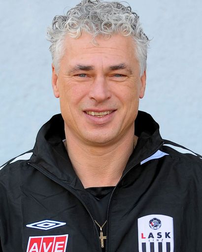 Österreichs Fußball-Legende Toni Polster - seit kurzem Trainer von LASK Juniors - wird sich mit seinen Jung-Kickern vom 26. - 27. Februar 2010 von den Vorzügen des Hotel AVIVA**** überzeugen.