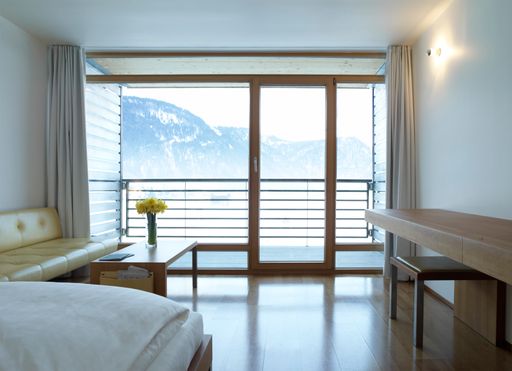  "Luxuriöse Einfachheit" und die Kombination von traditioneller und moderner Architektur zeichnen das Hotel Post in Bezau aus, das 2010 seinen 160. Geburtstag feiert.
