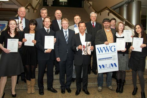 http://pressefotos.at/m.php?g=1&u=43&dir=201002&e=20100223_l&a=event  Die Preisträger "Best of Marketing" und "Werbung Wien" sowie Franz Trinkl (Betreuer der Preisträger "Werbung Wien"), Dr. Manfred Pichelmayer (GF Fachgruppe Werbung & Marktkommunikation der WKW), o. Univ. Prof. Dr. Peter Schnedlitz (Vorstand des Instituts für Handel und Marketing an der WU Wien und wissenschaftl. Leiter des Universitätslehrgangs für Werbung und Verkauf/ WU Executive Academy an der WU Wien), Mag. Willy Lehmann (Willy Lehmann Markenagentur/ Patronanz des Best of Marketing Preises), Gen. Dir. KR Karl Javurek (Obmann der Fachgruppe Werbung & Marktkommunikation der WKW und Generaldir. Gewista) und em. o. Univ. Prof. Dr. Günter Schweiger (Präsident der Werbewissenschaftl. Gesellschaft) und Schriftleiter von "transfer - Werbeforschung & Praxis", wissenschaftl. Leiter des
Universitätslehrganges für Werbung und Verkauf von 1974 - 2009)